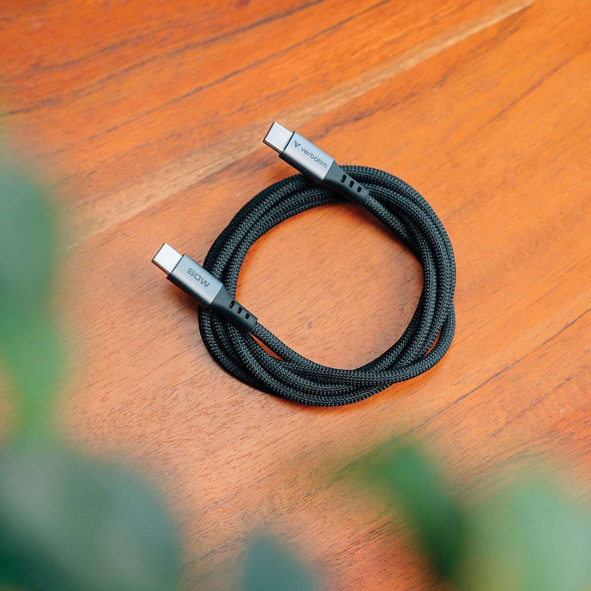 Cable de Carga Verbatim USB C a USB C Magnético Autoenrrollable 60w 120cm Negro